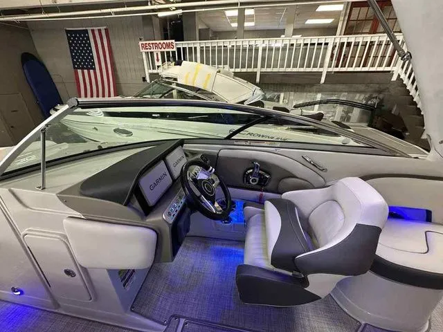 Slide: The Image of Crownline Boats 260 SS 2026 - 12