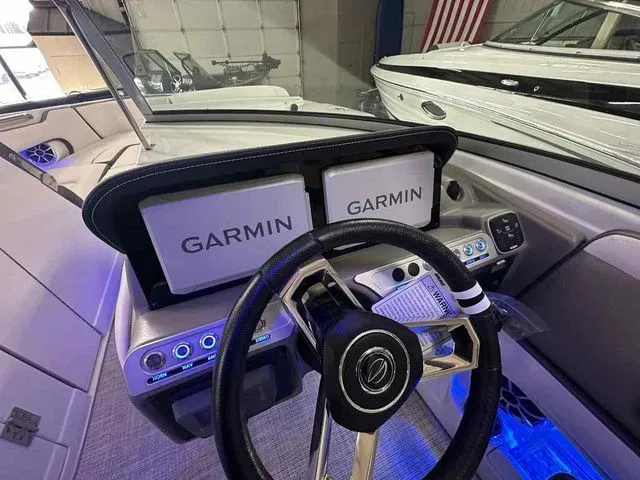 Slide: The Image of Crownline Boats 260 SS 2026 - 13