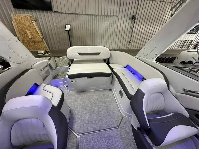 Slide: The Image of Crownline Boats 260 SS 2026 - 16