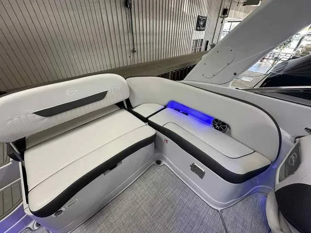 Slide: The Image of Crownline Boats 260 SS 2026 - 17