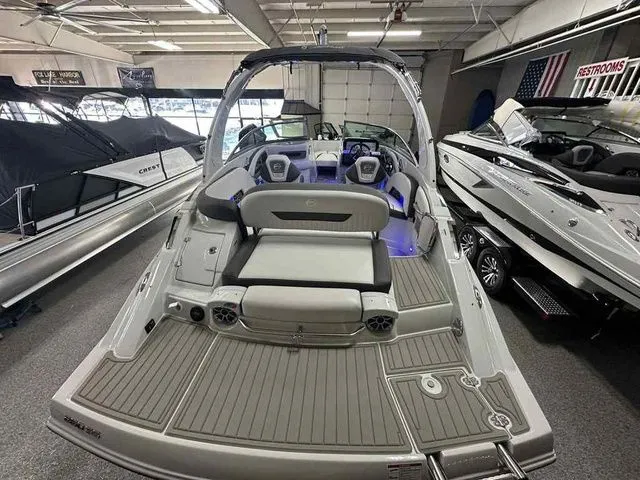 Slide: The Image of Crownline Boats 260 SS 2026 - 3