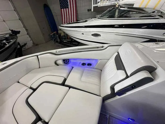 Slide: The Image of Crownline Boats 260 SS 2026 - 7