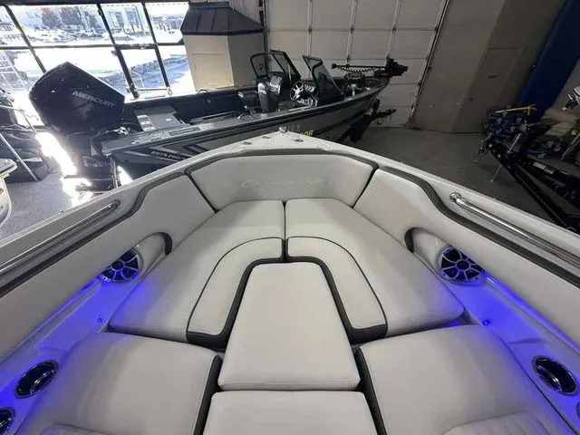 Slide: The Image of Crownline Boats 260 SS 2026 - 8