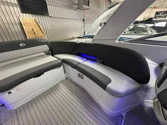 Slide: The Image of Crownline Boats 288 SS 2026 - 14