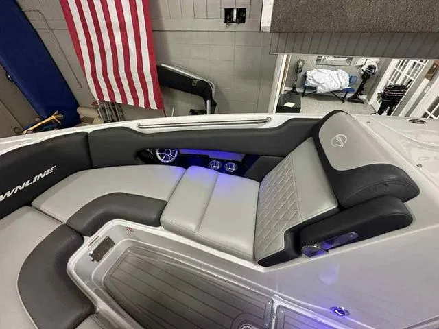 Slide: The Image of Crownline Boats 288 SS 2026 - 5