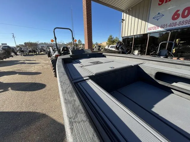 Slide: The Image of Xpress Bayou 18V 2026 - 24