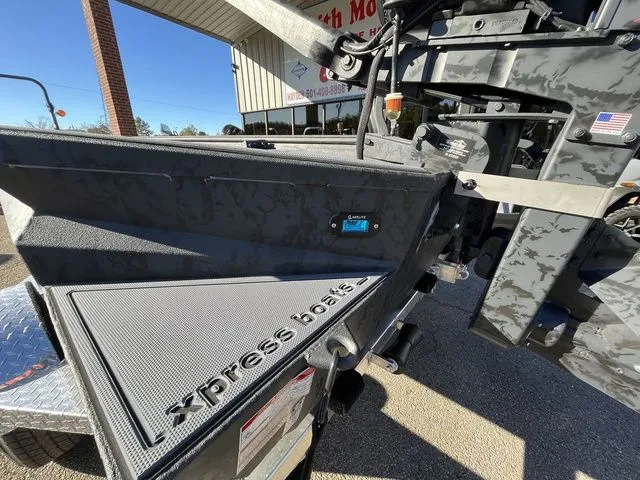 Slide: The Image of Xpress Bayou 18V 2026 - 4