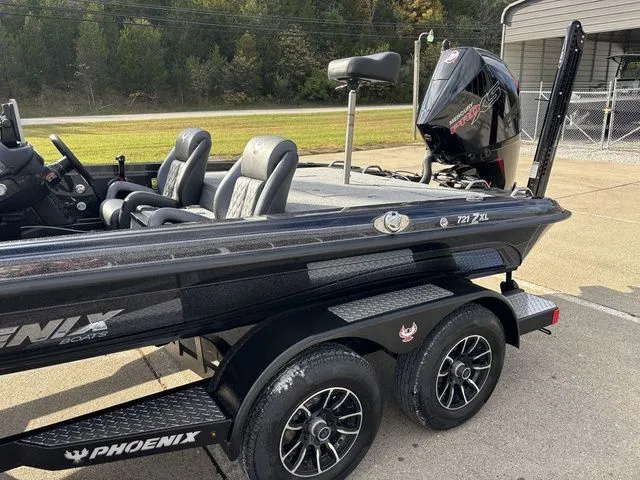 Slide: The Image of Phoenix Bass Boat 721 ZXL 2026 - 16