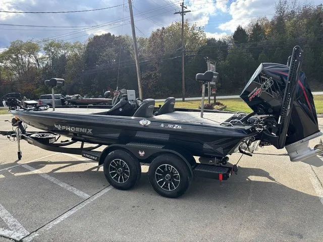 Slide: The Image of Phoenix Bass Boat 721 ZXL 2026 - 17