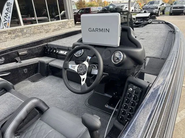 Slide: The Image of Phoenix Bass Boat 721 ZXL 2026 - 6