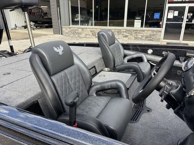 Slide: The Image of Phoenix Bass Boat 721 ZXL 2026 - 7