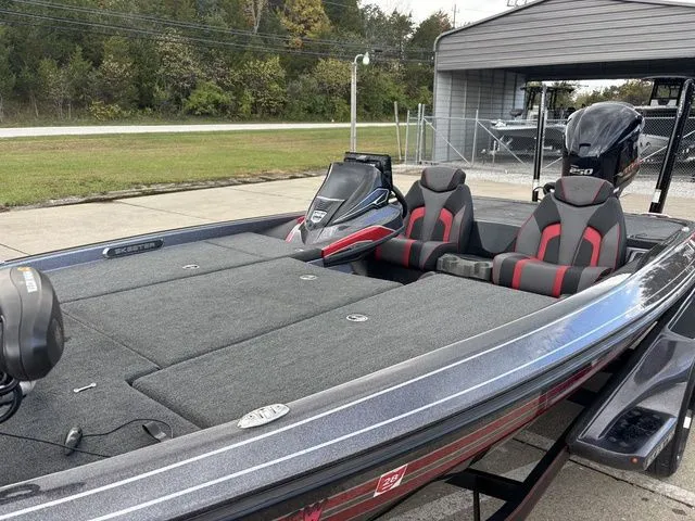 Slide: The Image of Skeeter FX20 Limited Edition 2019 - 13