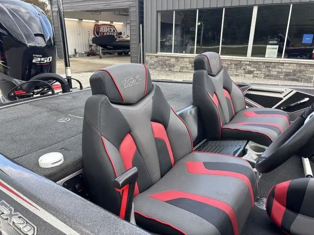 Slide: The Image of Skeeter FX20 Limited Edition 2019 - 6