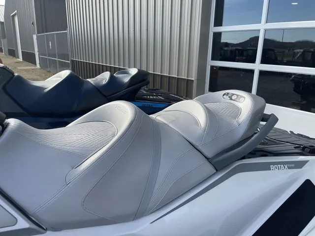 Slide: The Image of Sea-Doo GTX 2024 - 7