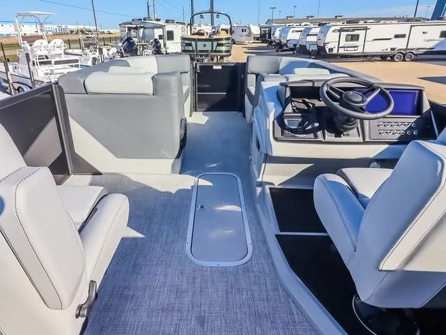 Slide: The Image of Alera M 23Q 2026 - 14