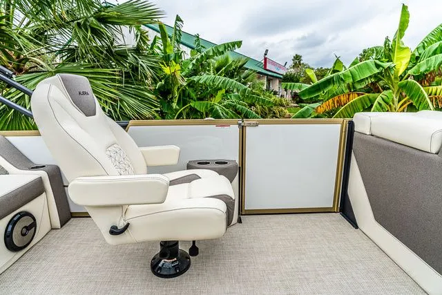 Slide: The Image of Alera M 25L 2026 - 11