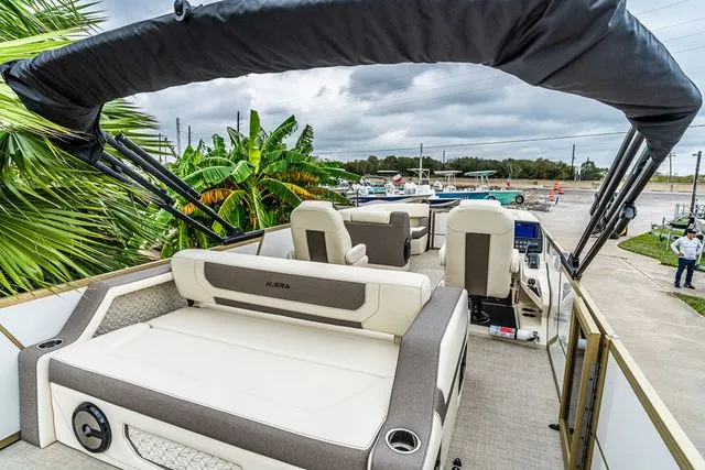 Slide: The Image of Alera M 25L 2026 - 15