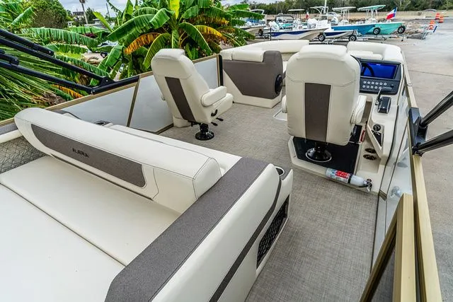 Slide: The Image of Alera M 25L 2026 - 21