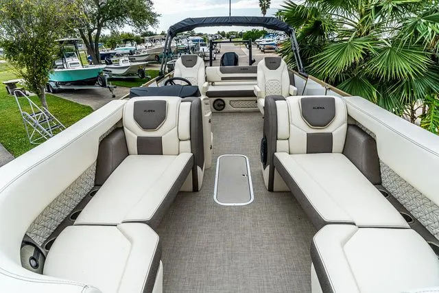 Slide: The Image of Alera M 25L 2026 - 22