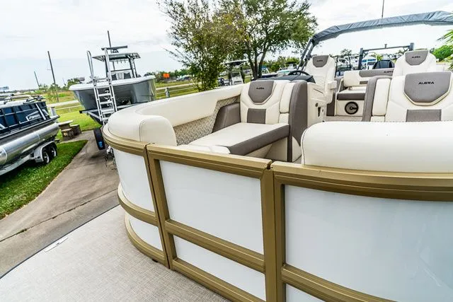 Slide: The Image of Alera M 25L 2026 - 24