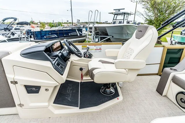 Slide: The Image of Alera M 25L 2026 - 8