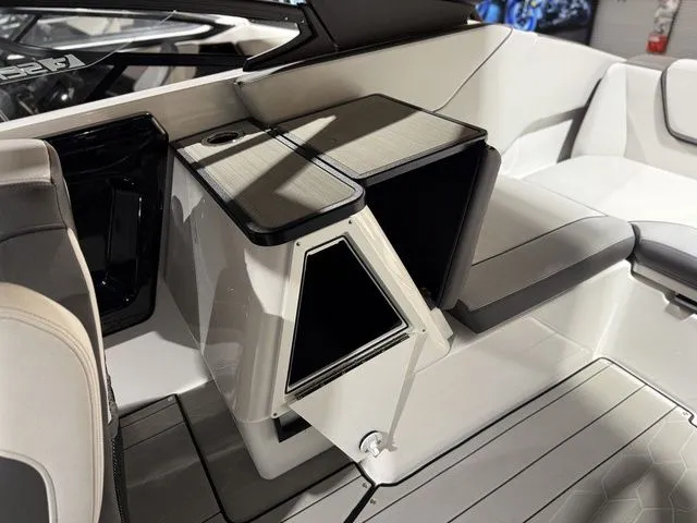 Slide: The Image of Yamaha 252XE 2025 - 11