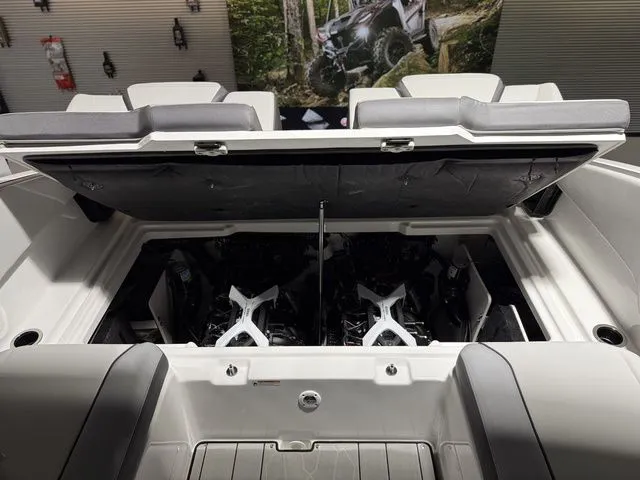 Slide: The Image of Yamaha 252XE 2025 - 12