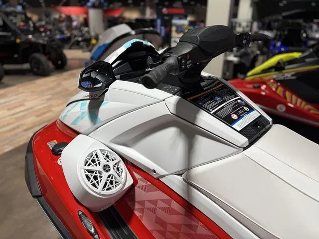 Slide: The Image of Yamaha VX Limited 2025 - 4