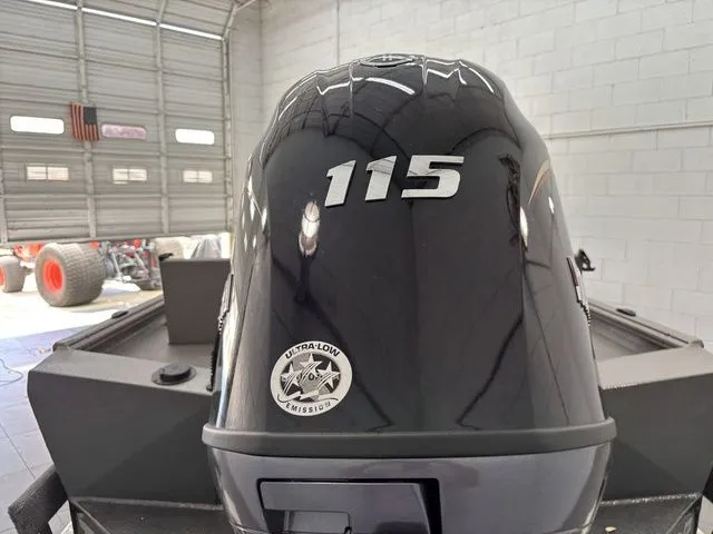 Slide: The Image of Thor LH1900 DLX Side Console w/ BayStar Steering - 2025 - 10