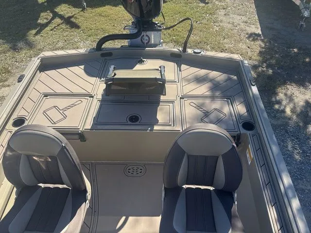 Slide: The Image of Thor 1900 Lake Hammer Side Console Elite 2026 - 12