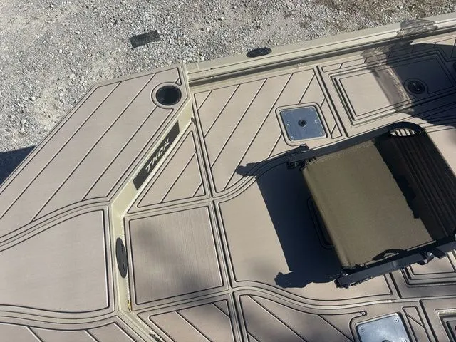 Slide: The Image of Thor 1900 Lake Hammer Side Console Elite 2026 - 14