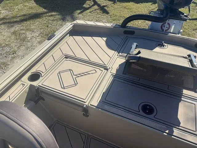 Slide: The Image of Thor 1900 Lake Hammer Side Console Elite 2026 - 17