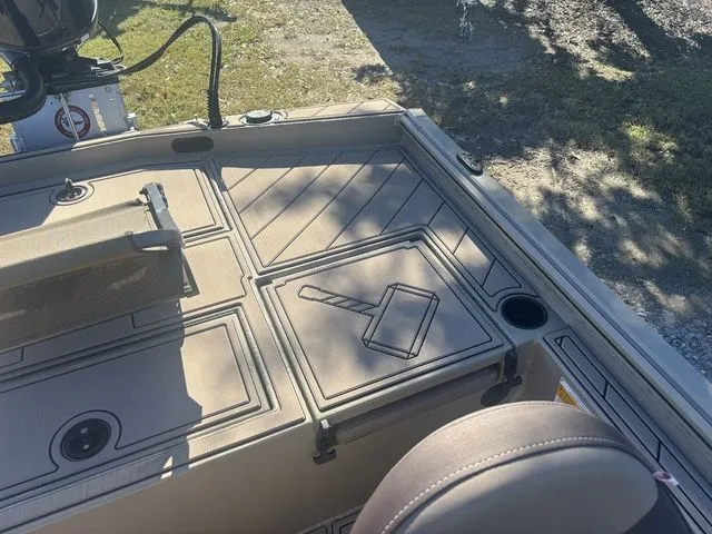 Slide: The Image of Thor 1900 Lake Hammer Side Console Elite 2026 - 18