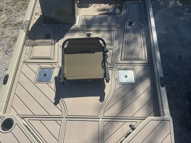 Slide: The Image of Thor 1900 Lake Hammer Side Console Elite 2026 - 9