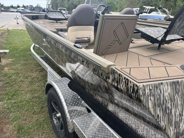 Slide: The Image of Thor 1900 Lake Hammer Side Console Elite 2026 - 10