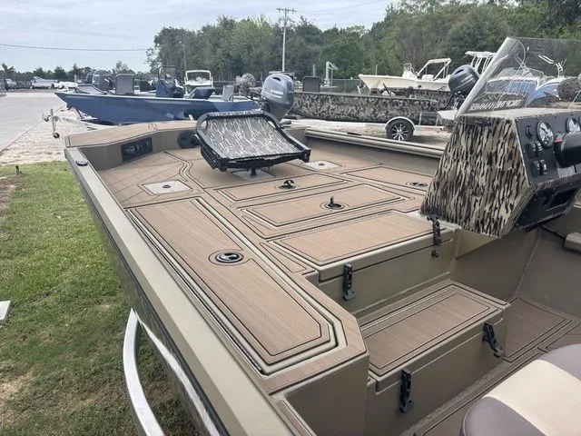 Slide: The Image of Thor 1900 Lake Hammer Side Console Elite 2026 - 11