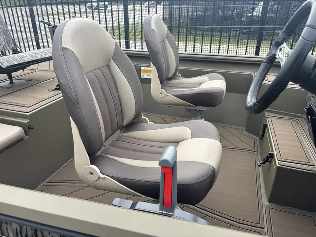 Slide: The Image of Thor 1900 Lake Hammer Side Console Elite 2026 - 22