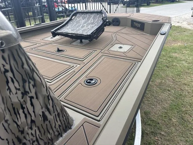 Slide: The Image of Thor 1900 Lake Hammer Side Console Elite 2026 - 23