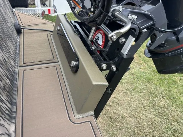 Slide: The Image of Thor 1900 Lake Hammer Side Console Elite 2026 - 27