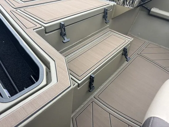 Slide: The Image of Thor 1900 Lake Hammer Side Console Elite 2026 - 28