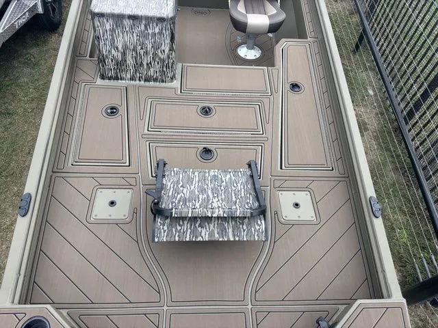 Slide: The Image of Thor 1900 Lake Hammer Side Console Elite 2026 - 35