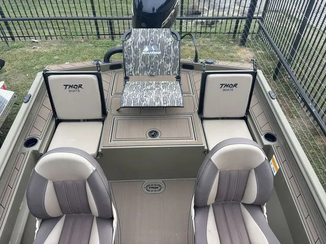 Slide: The Image of Thor 1900 Lake Hammer Side Console Elite 2026 - 37