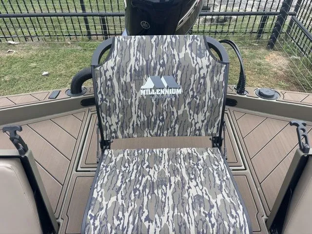 Slide: The Image of Thor 1900 Lake Hammer Side Console Elite 2026 - 39