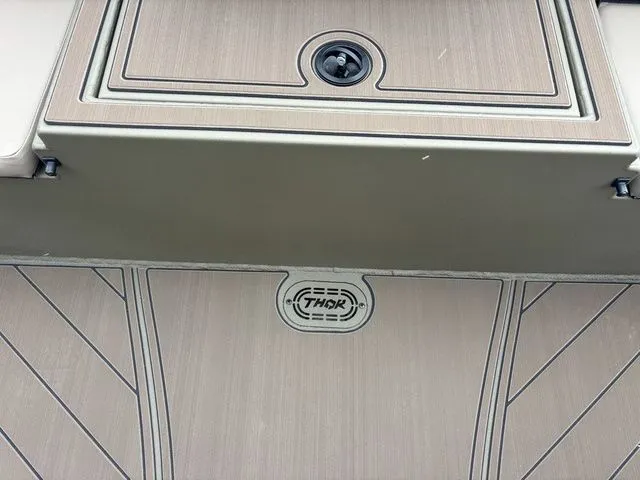 Slide: The Image of Thor 1900 Lake Hammer Side Console Elite 2026 - 40