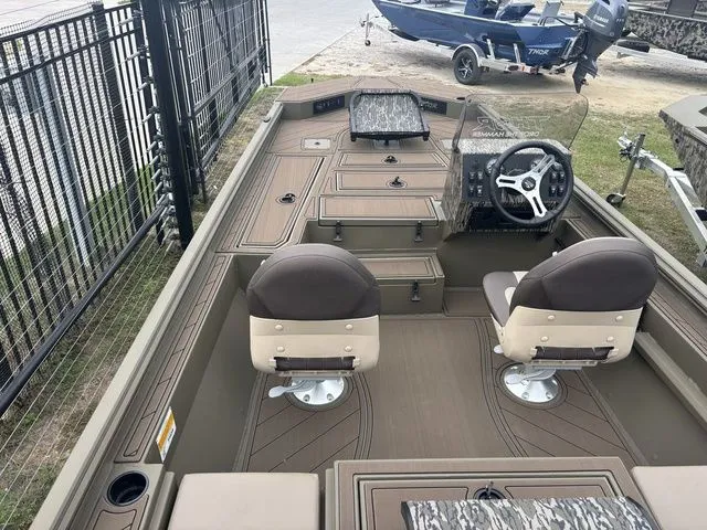 Slide: The Image of Thor 1900 Lake Hammer Side Console Elite 2026 - 42