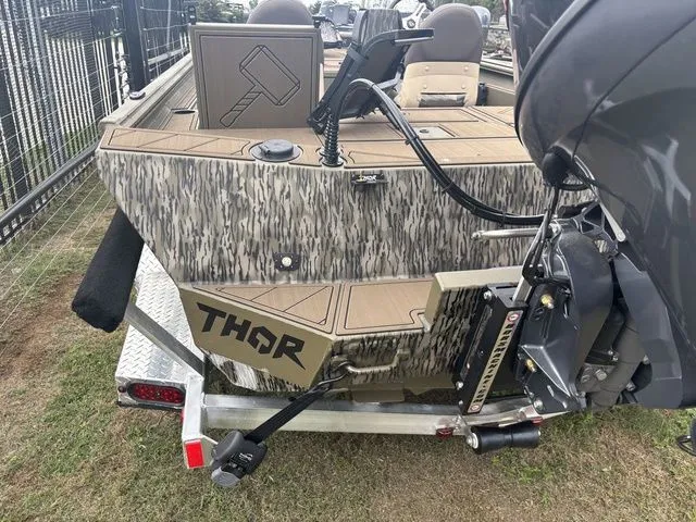 Slide: The Image of Thor 1900 Lake Hammer Side Console Elite 2026 - 9