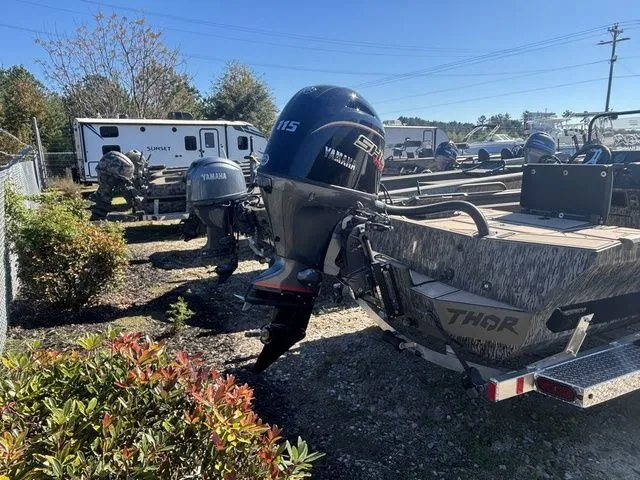 Slide: The Image of Thor 1900 Lake Hammer Center Console Elite 2026 - 5