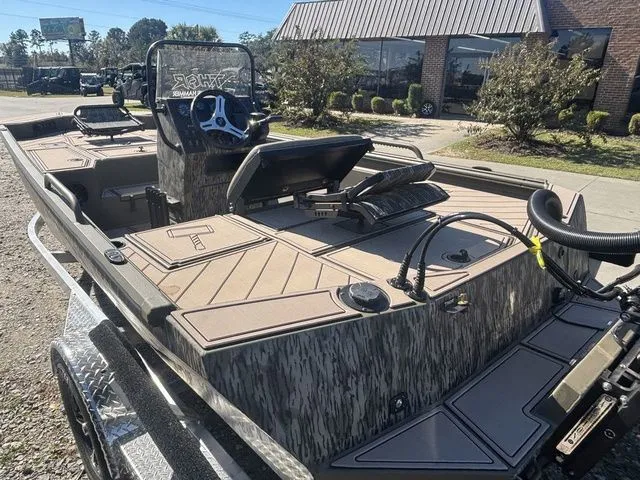 Slide: The Image of Thor 1900 Lake Hammer Center Console Elite 2026 - 8