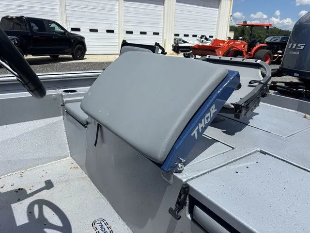 Slide: The Image of Thor 1900 Lake Hammer Center Console Elite 2026 - 15