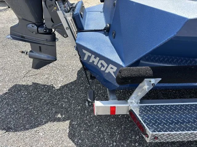 Slide: The Image of Thor 1900 Lake Hammer Center Console Elite 2026 - 22